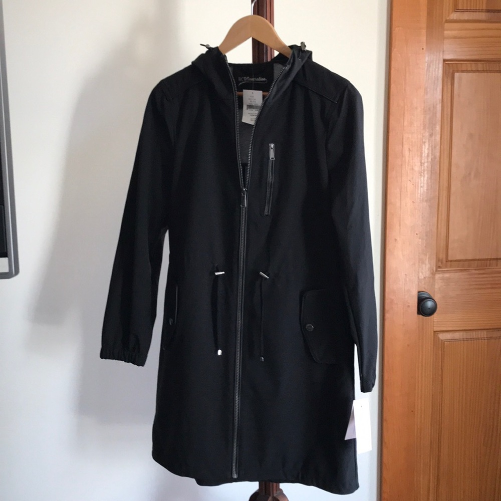 NWT BCBG women’s raincoat Size Medium